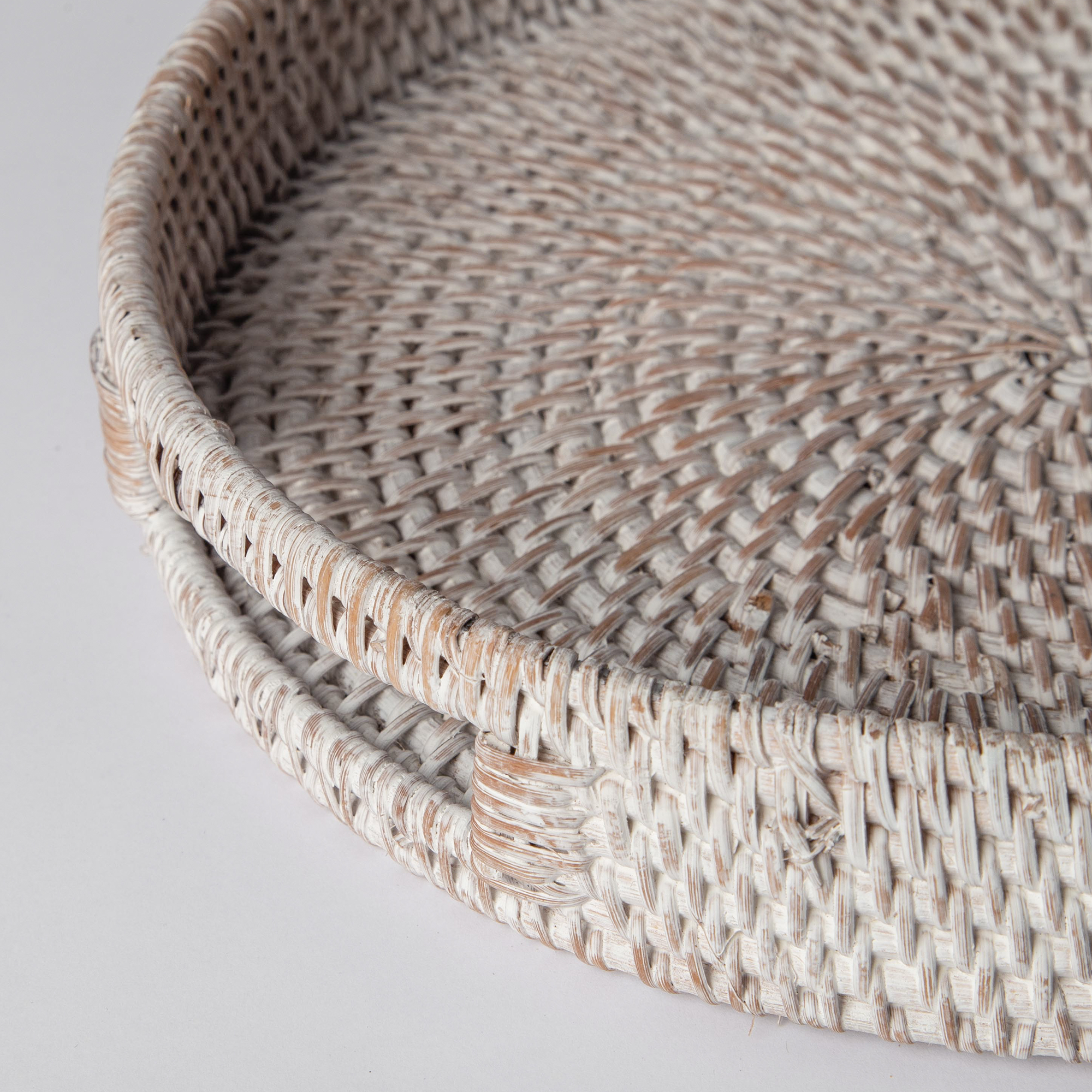 404 - Round Rattan Tray - The Peony Haus