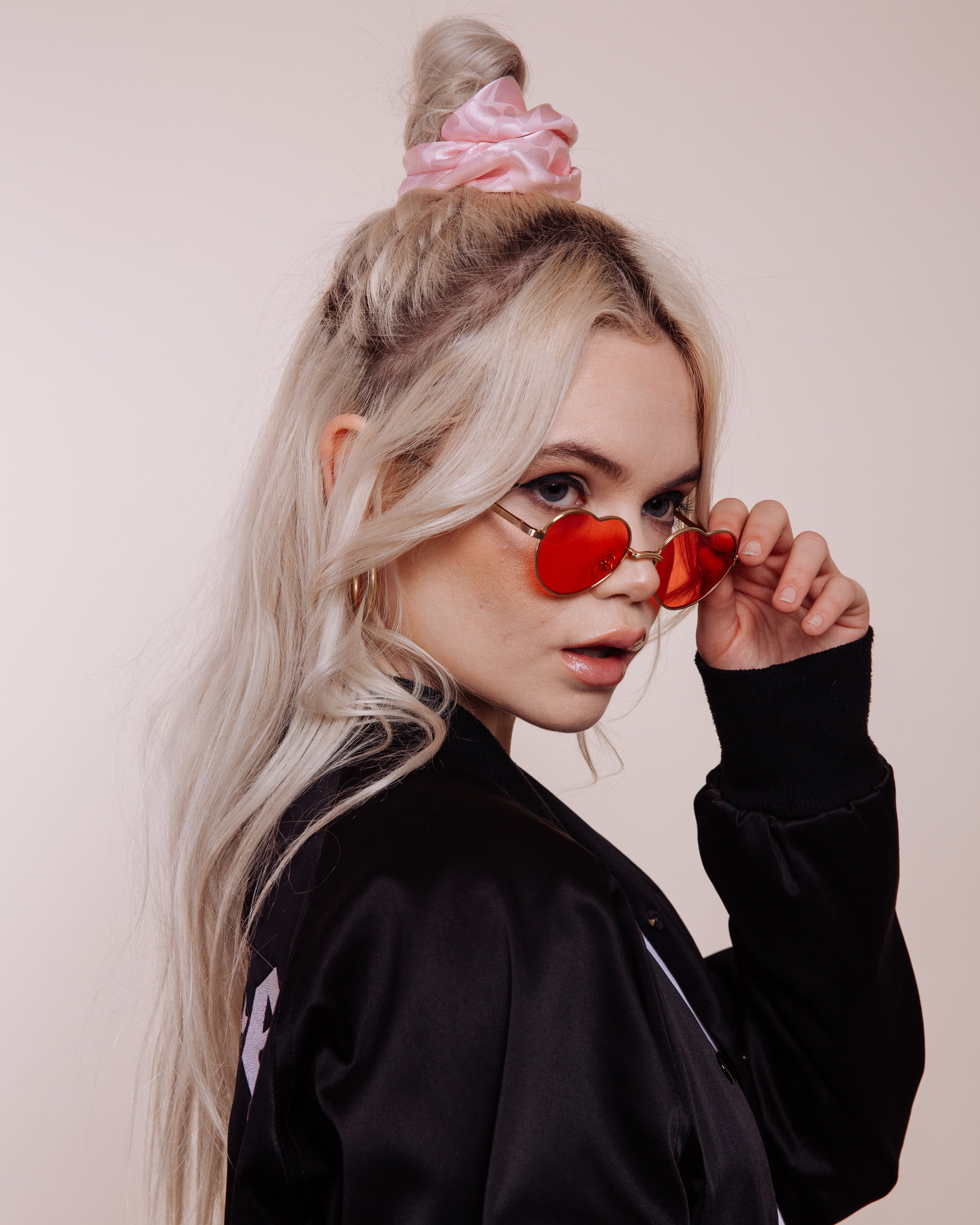 Queen of Hearts: Pink - Scrunchie