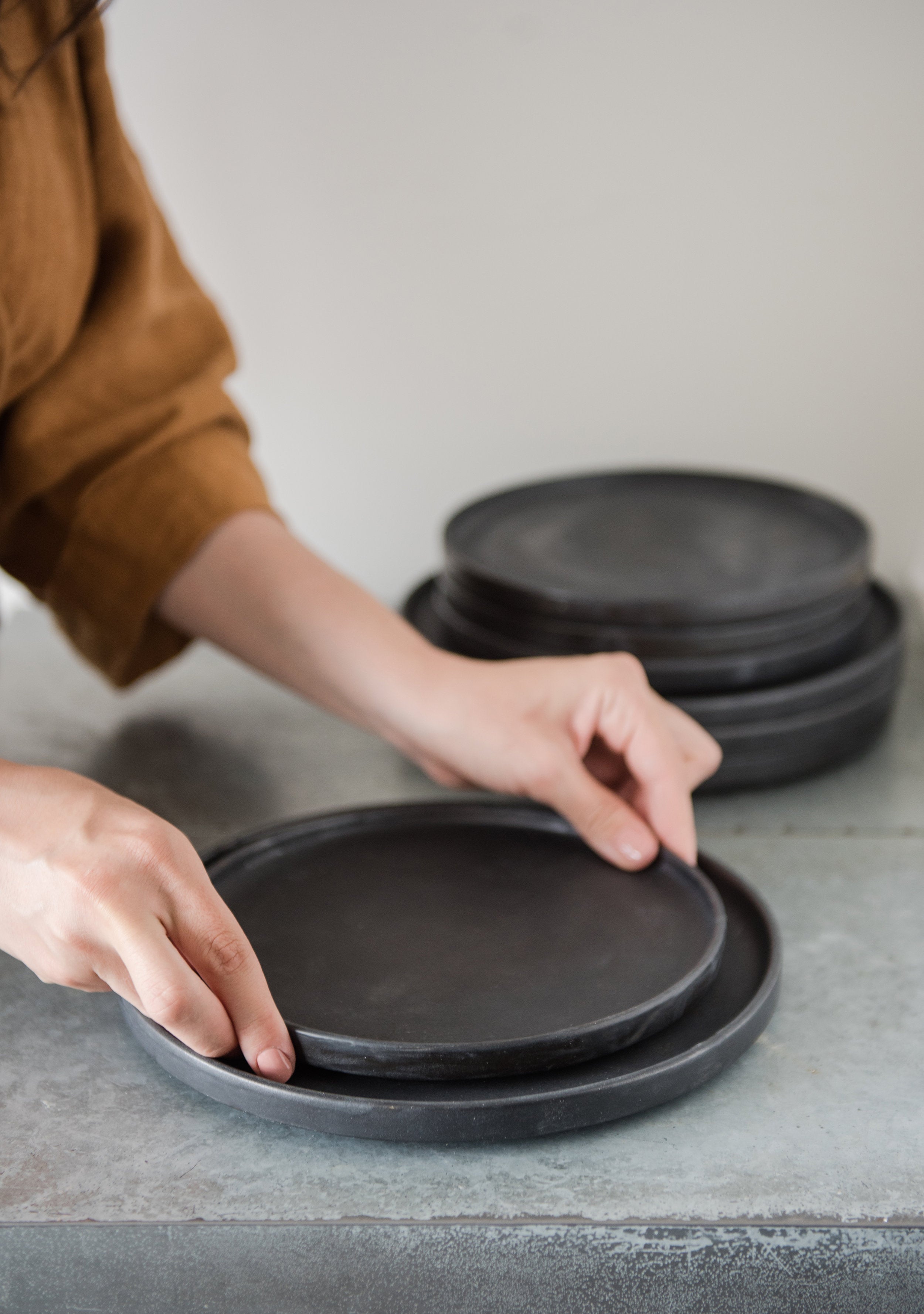 Black Matte Stoneware Dinner Plate - The Peony Haus