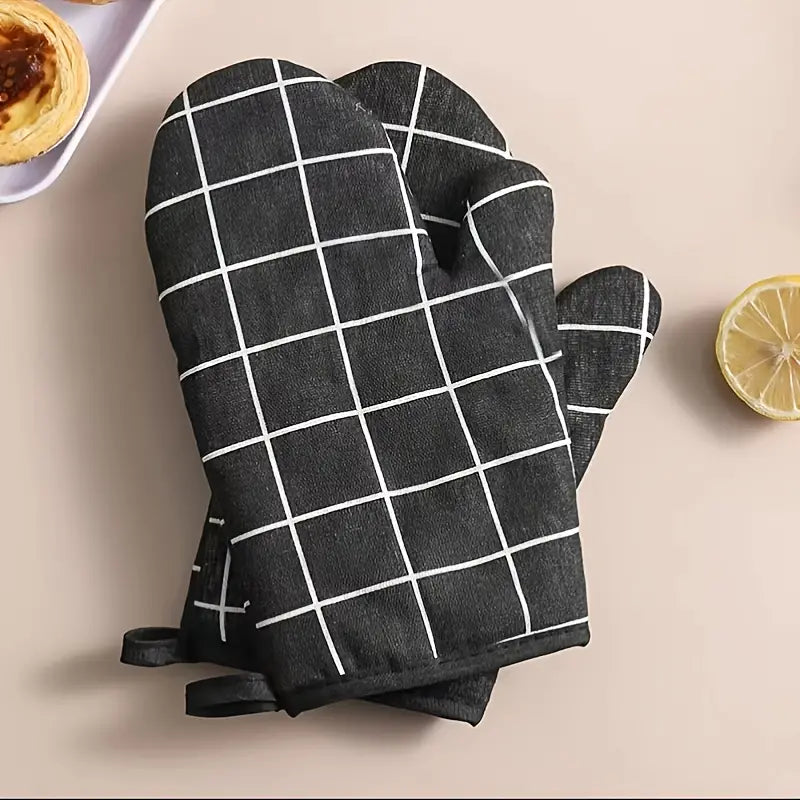 Cotton and Linen Heat-Resistant Oven Mitts - The Peony Haus