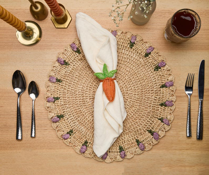 Tulip Floral Placemat – Hand-Crocheted Raffia – Spring Table Decor – Easter Table Setting – Handmade by Artisans in Madagascar
