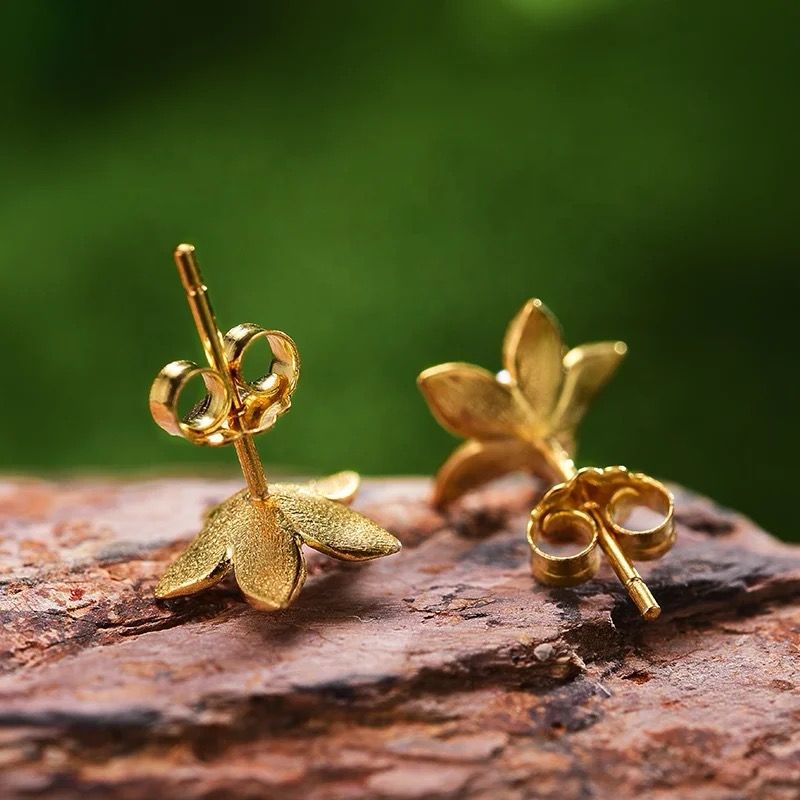 Golden Lily Stud