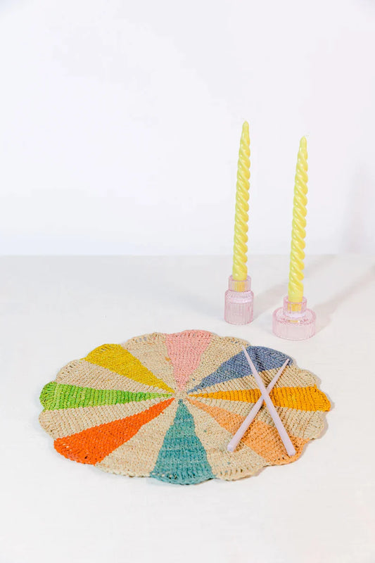 Pinwheel multicolor Placemat, raffia tabletop