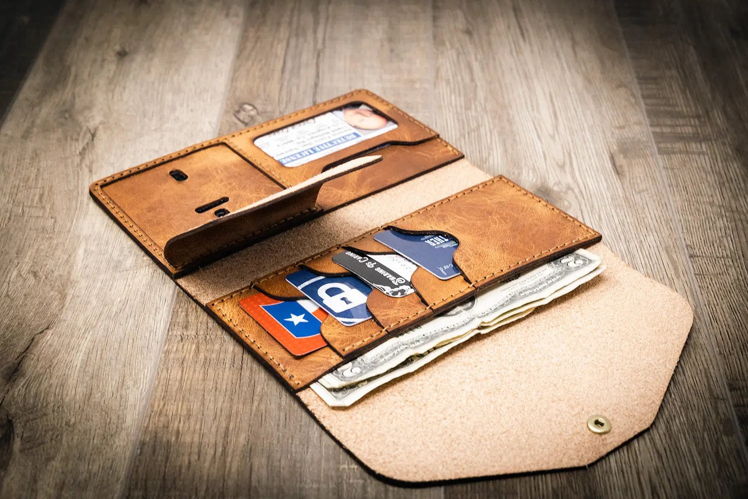 Badge Clutch Wallet - Saddle Tan