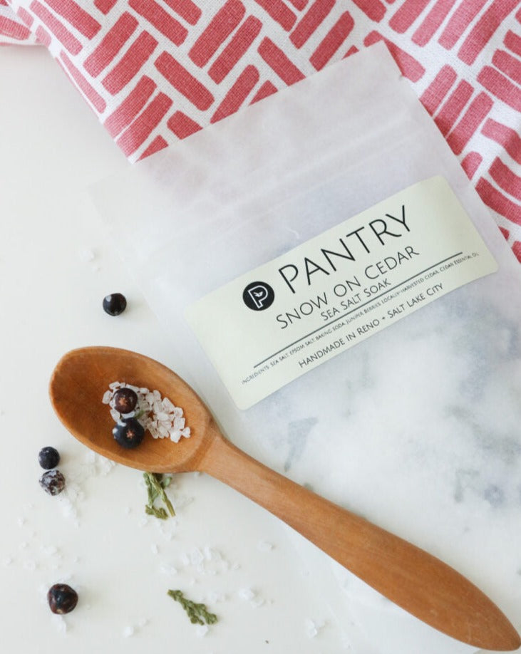 Snow on Cedar Sea Salt Soak - Cedar and Juniper Mineral Bath