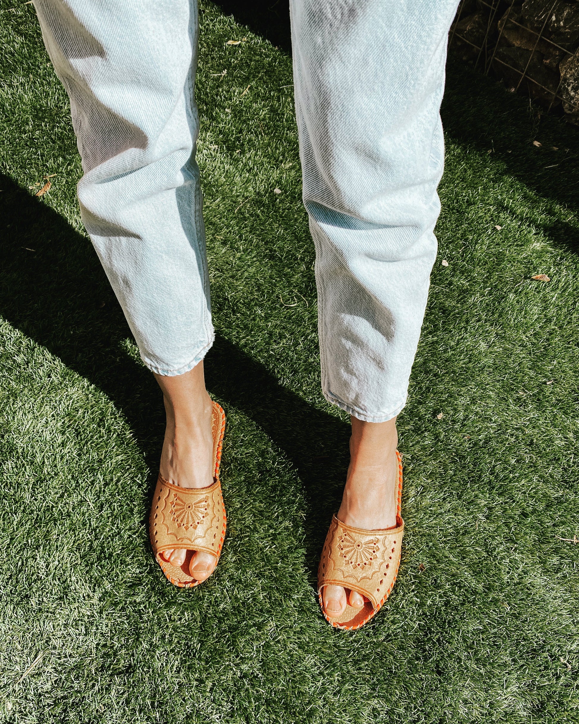 Wanderlust Open Toe Slippers - The Peony Haus