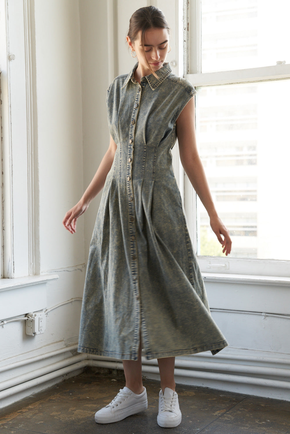 SUNSHINE SQUEEZE DENIM MIDI DRESS - 90% Cotton
