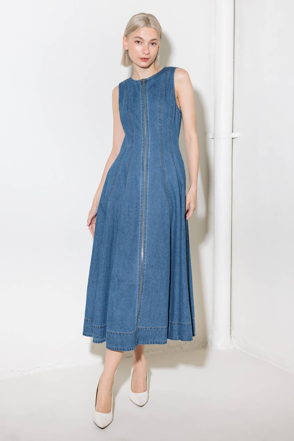 IRRESISTIBLY POISED DENIM MIDI DRESS - 90% Cotton