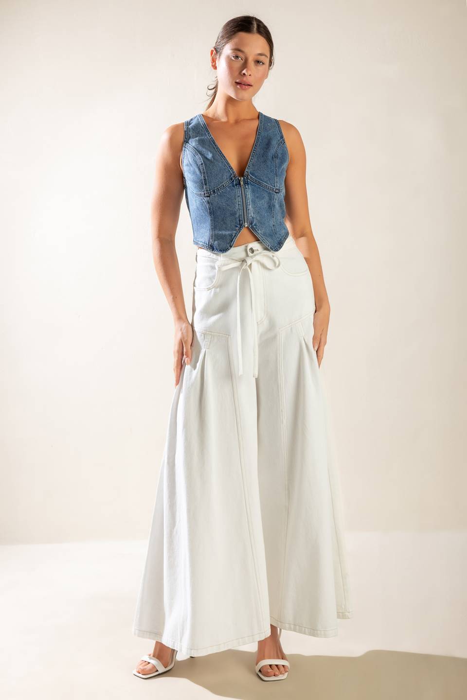 PICTURE PERFECT DENIM VEST - 98% Cotton