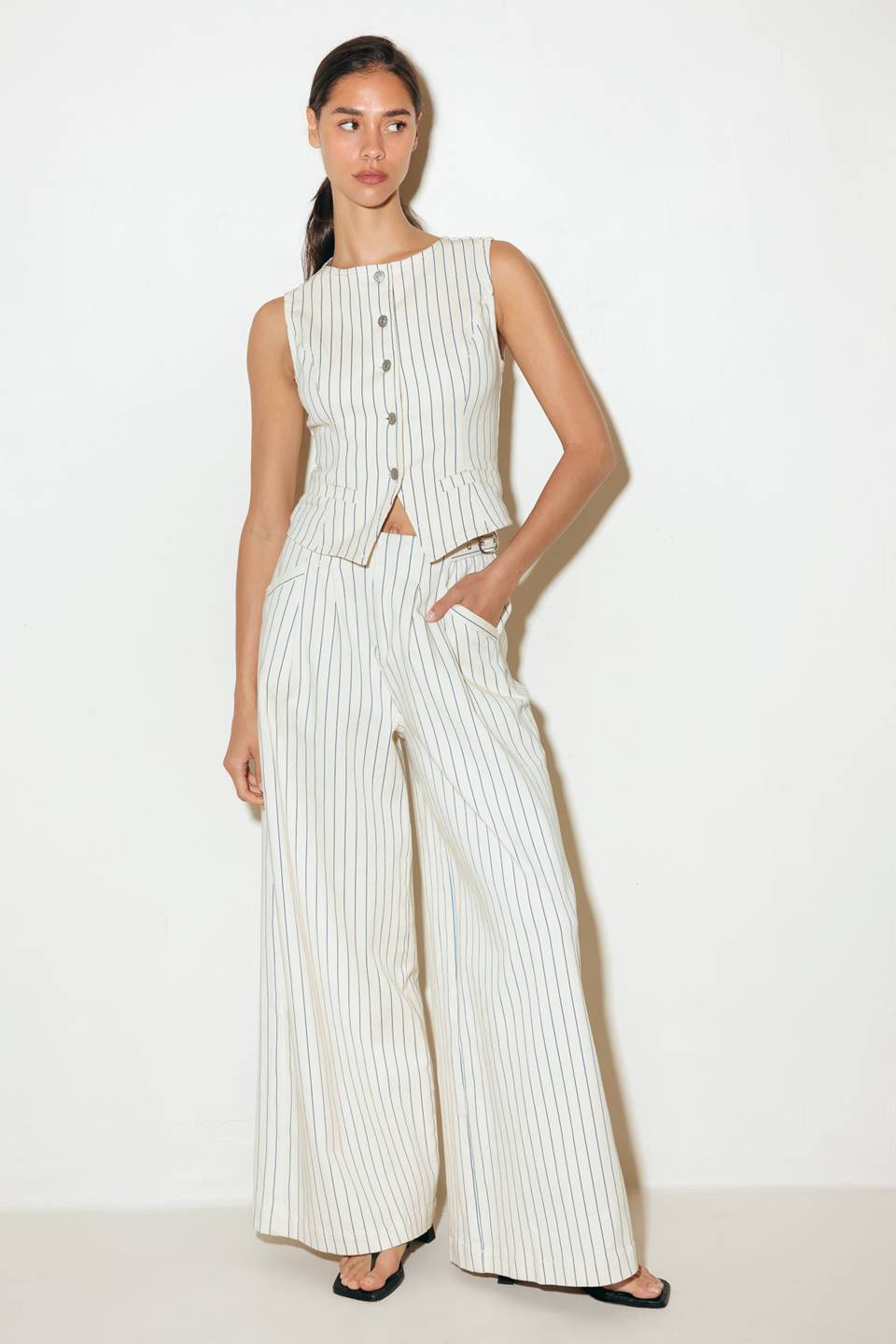 COFFEE RUN STRIPED WOVEN VEST - 97% Cotton