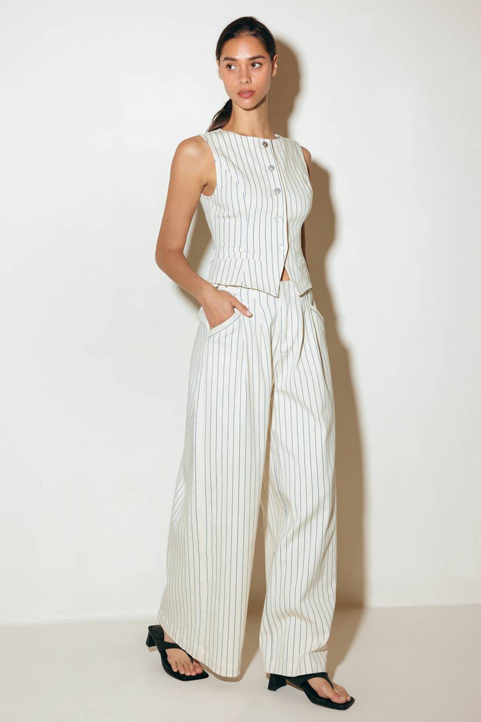 COFFEE RUN STRIPED WOVEN VEST - 97% Cotton