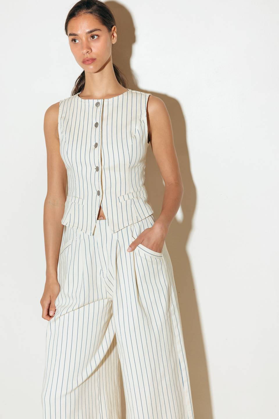 COFFEE RUN STRIPED WOVEN VEST - 97% Cotton
