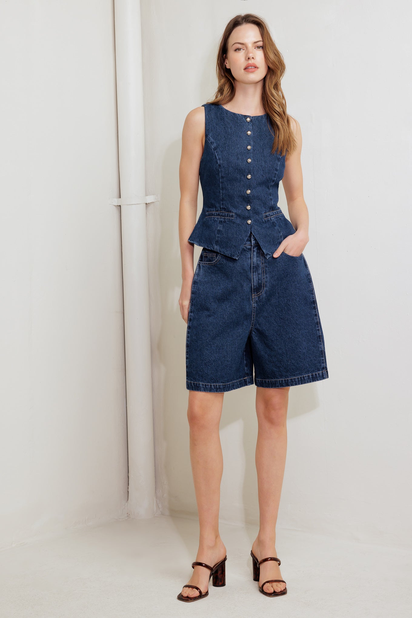 COFFEE PETAL DENIM VEST - 97% Cotton