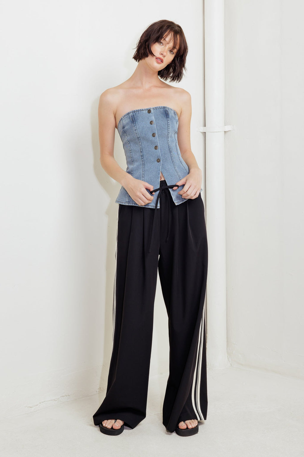 STITCHED SILHOUETTE DENIM TOP - 99% Cotton