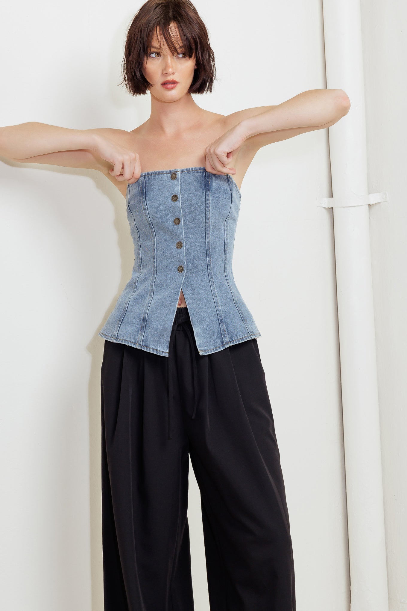 STITCHED SILHOUETTE DENIM TOP - 99% Cotton