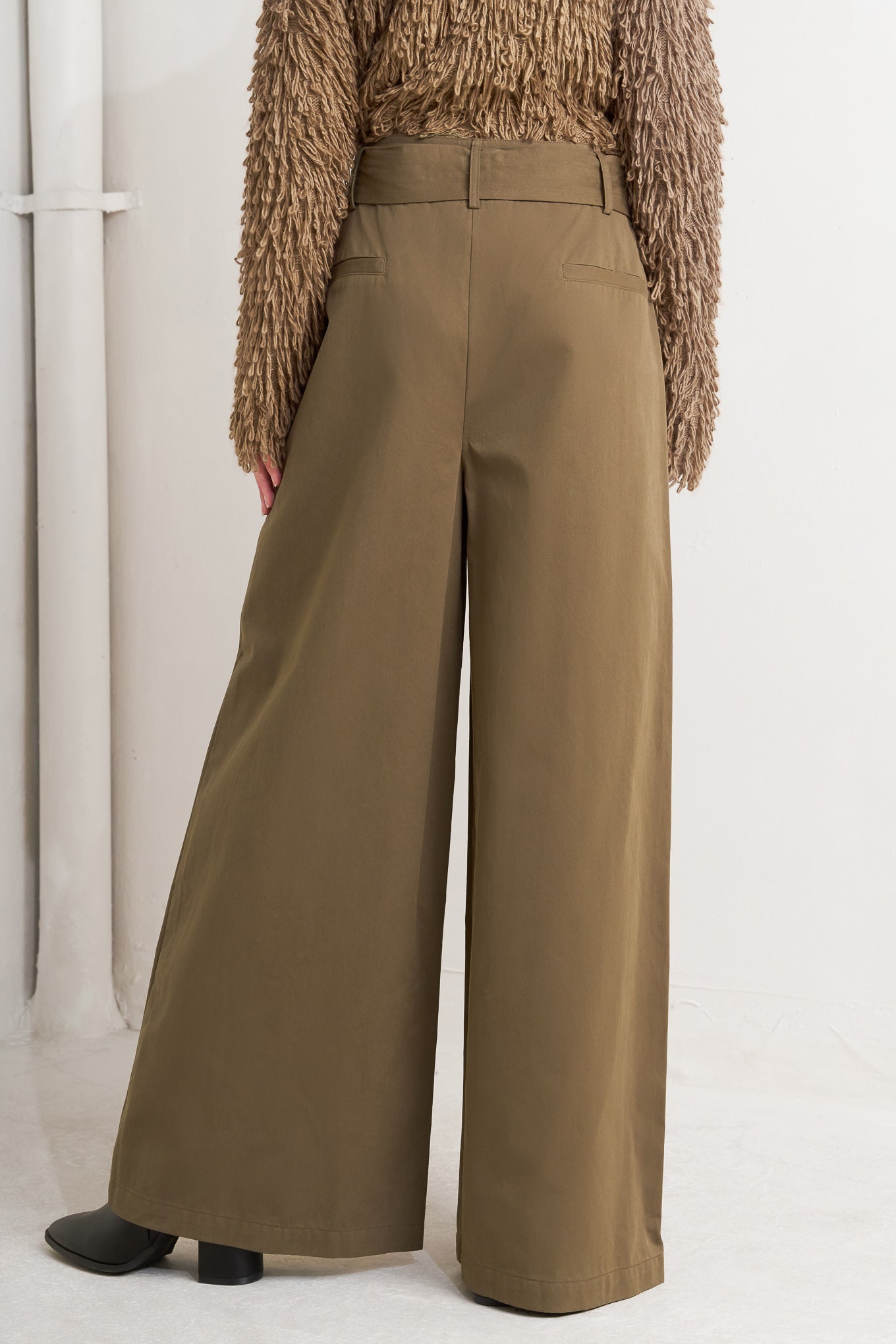 ELEGANCE UNVEILED WOVEN PANTS - 90% Cotton