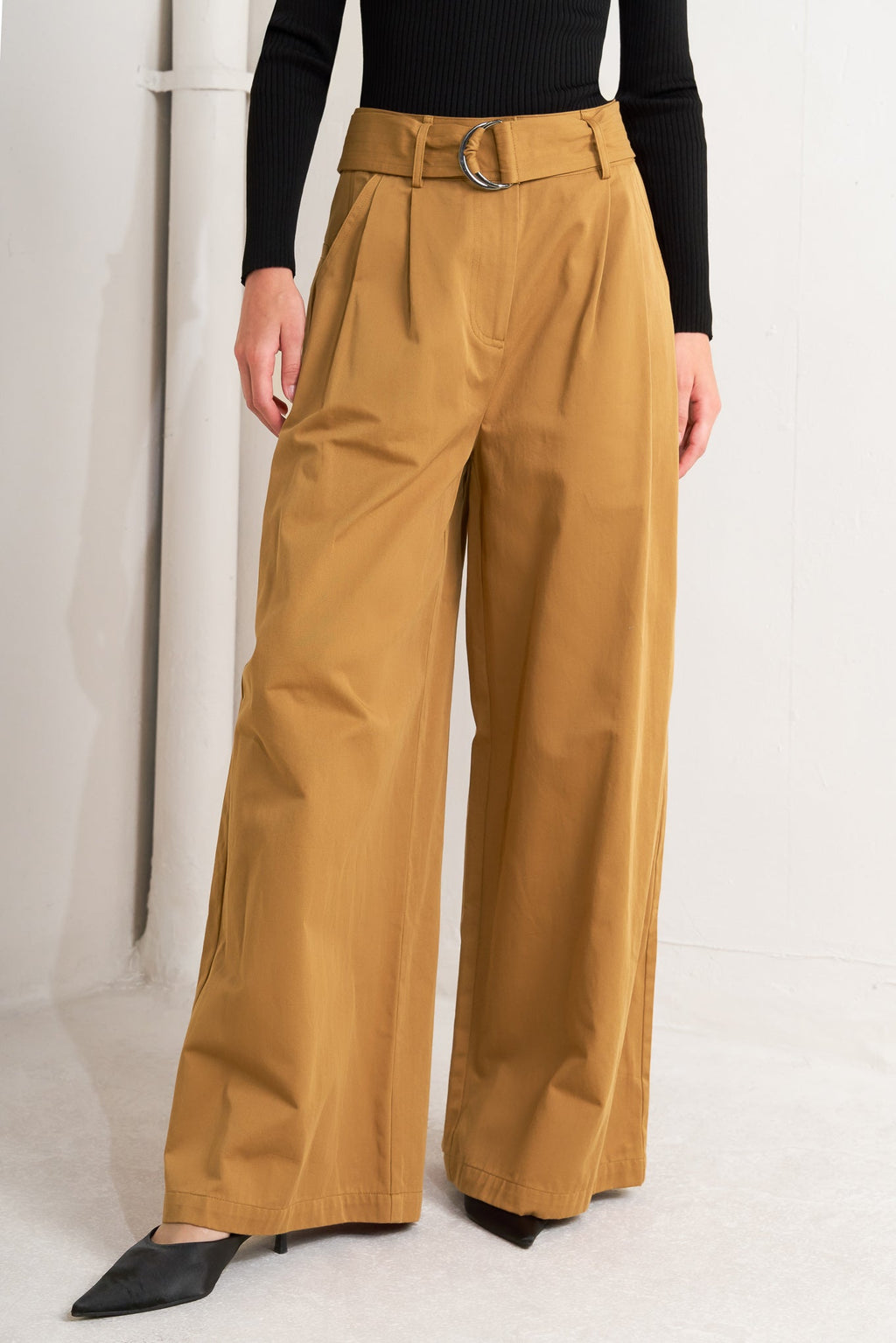 ELEGANCE UNVEILED WOVEN PANTS - 90% Cotton