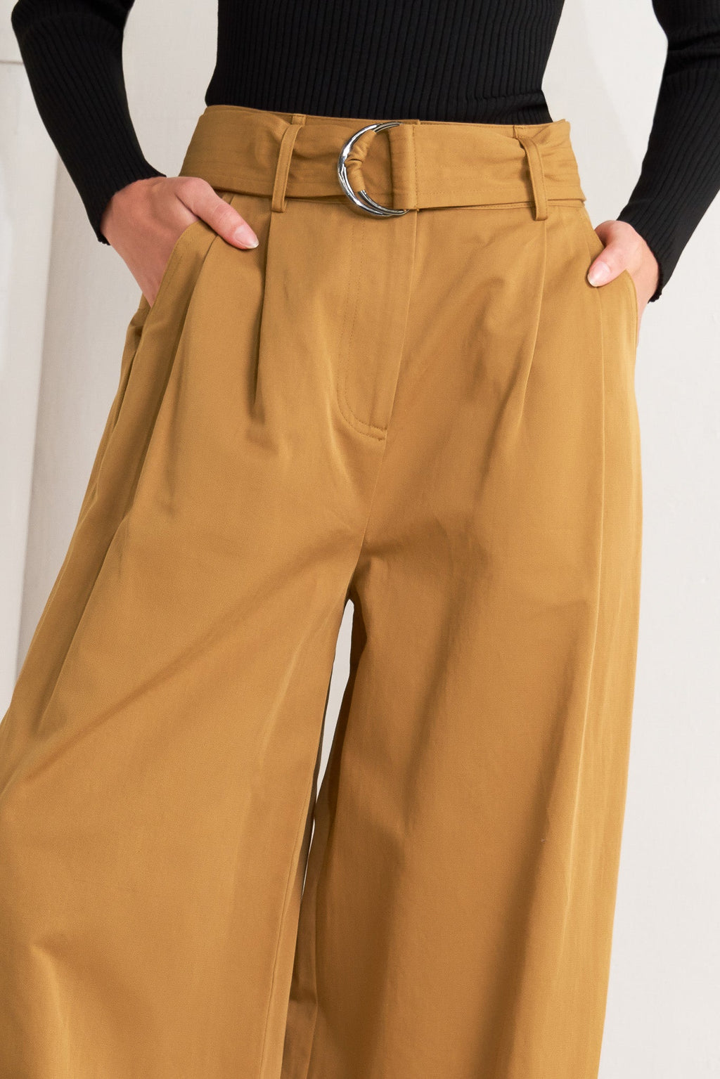 ELEGANCE UNVEILED WOVEN PANTS - 90% Cotton