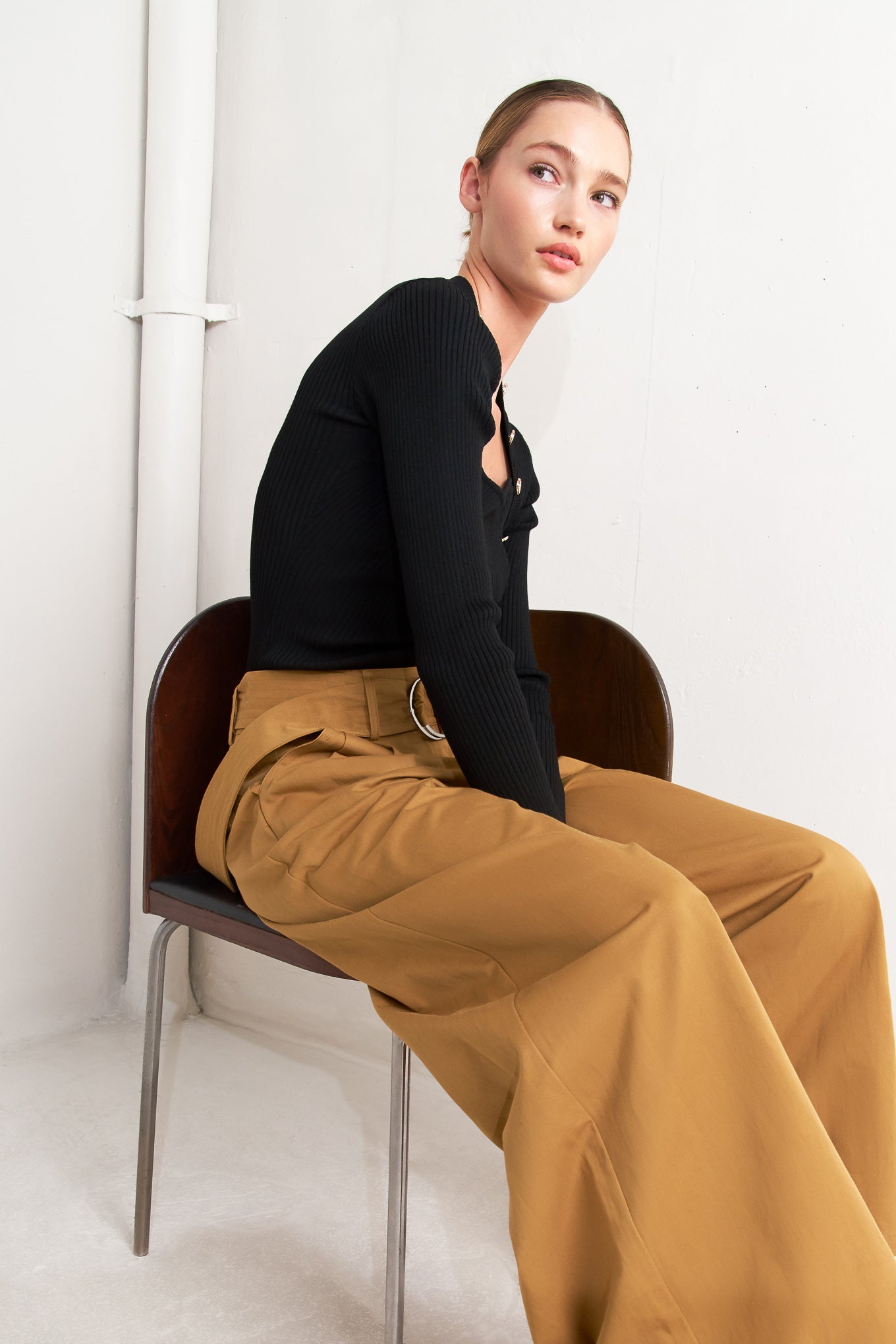 ELEGANCE UNVEILED WOVEN PANTS - 90% Cotton