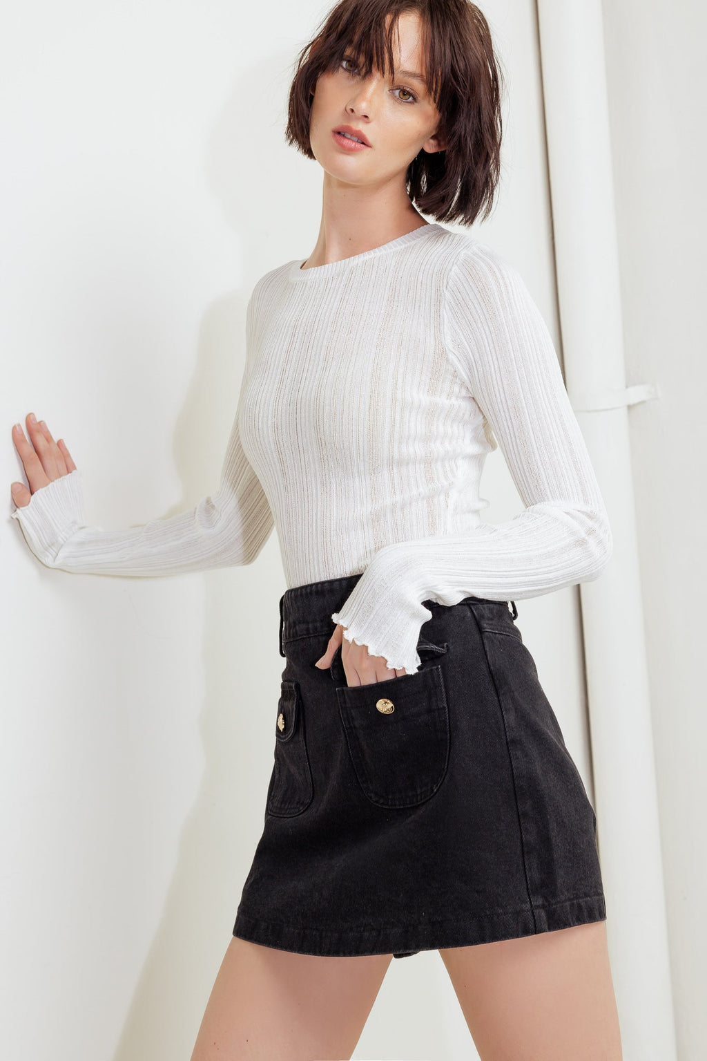 TAILORED FLOW BLACK WOVEN SKORT - 91% Cotton