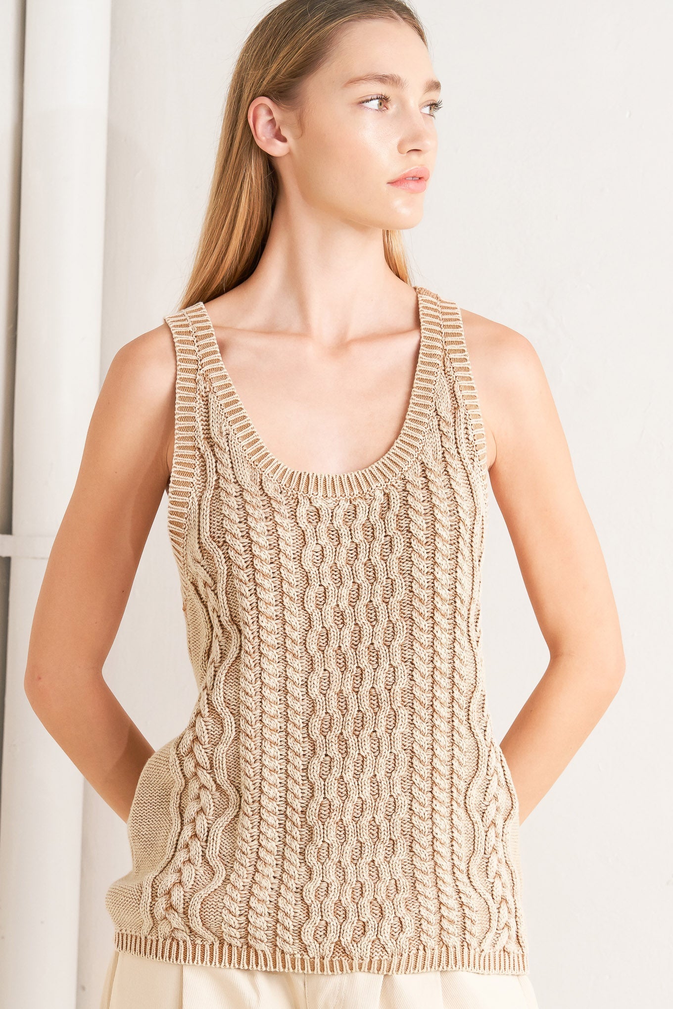 NEVER FORGET KNIT TANK TOP