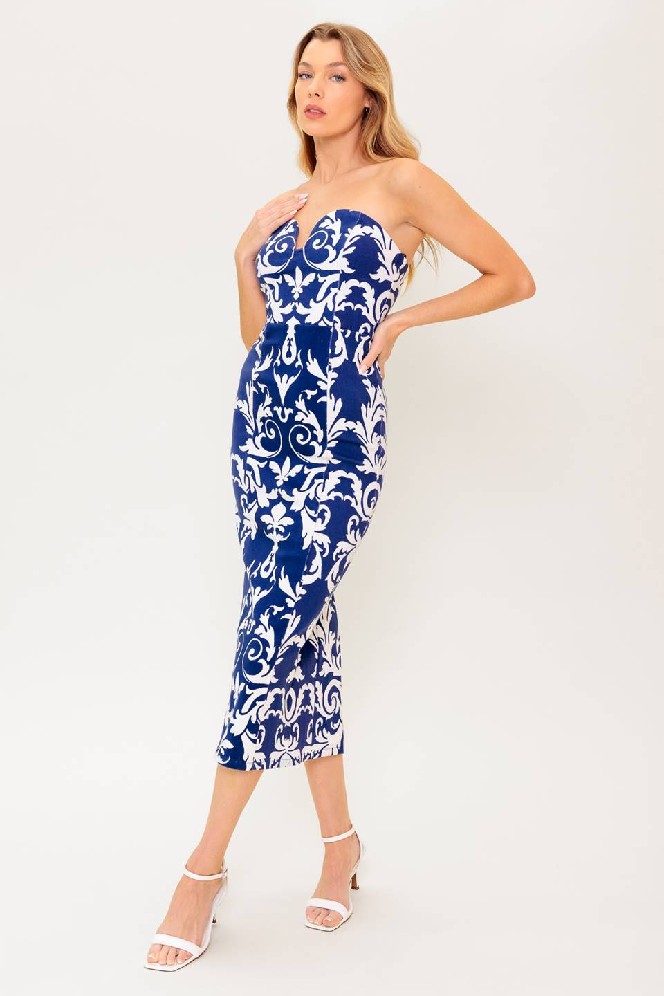WHERE MY HEART IS CONTOURING MIDI DRESS - 97% Cotton