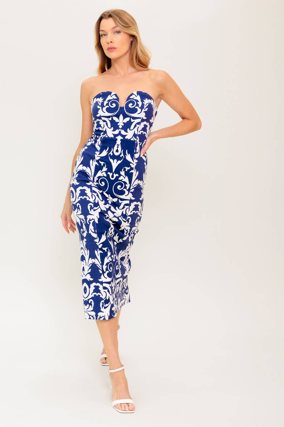 WHERE MY HEART IS CONTOURING MIDI DRESS - 97% Cotton