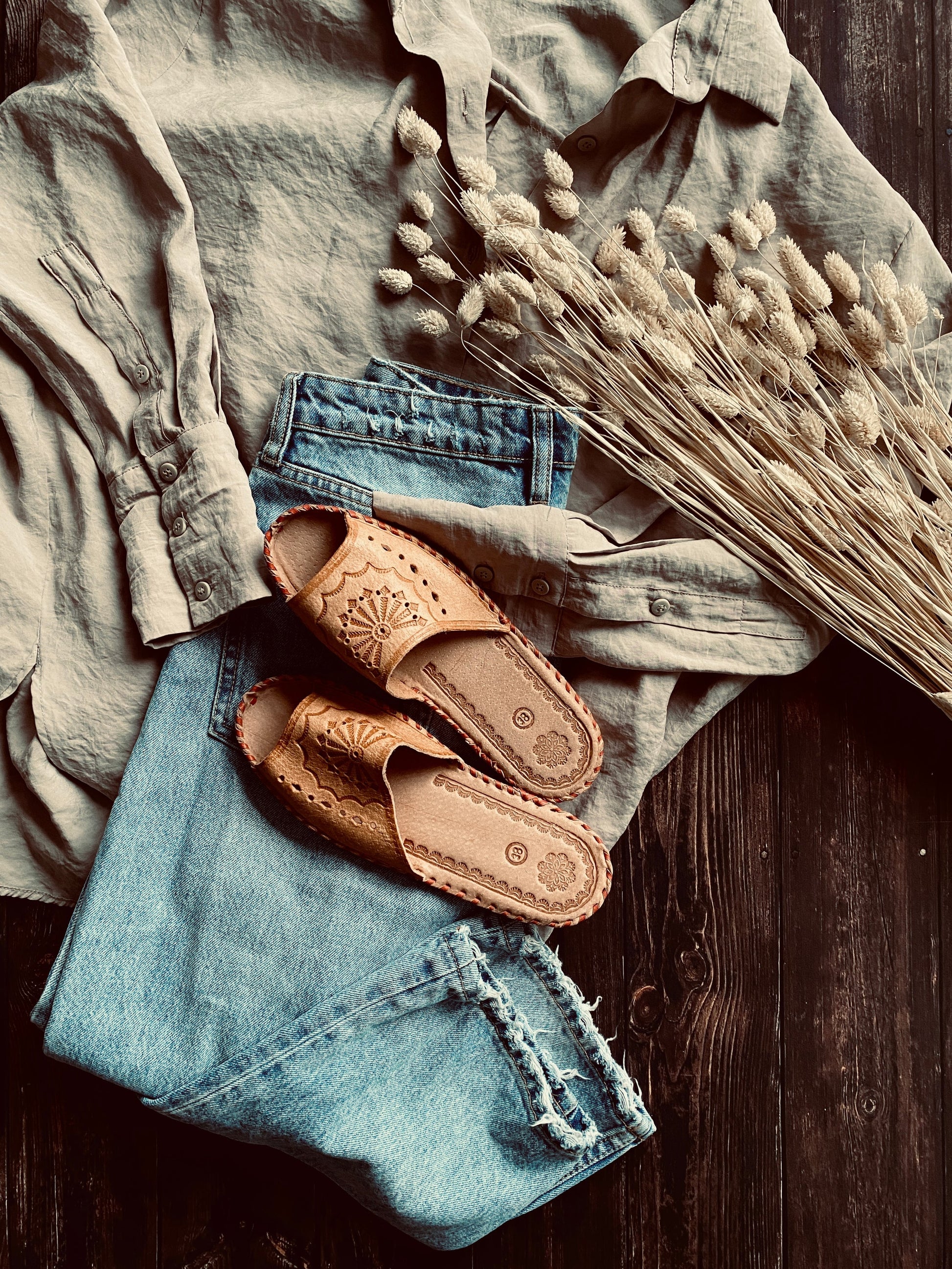 Wanderlust Open Toe Slippers - The Peony Haus