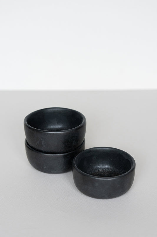 Black Matte Stoneware Pinch Bowl - The Peony Haus
