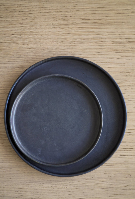 Black Matte Stoneware Dinner Plate - The Peony Haus