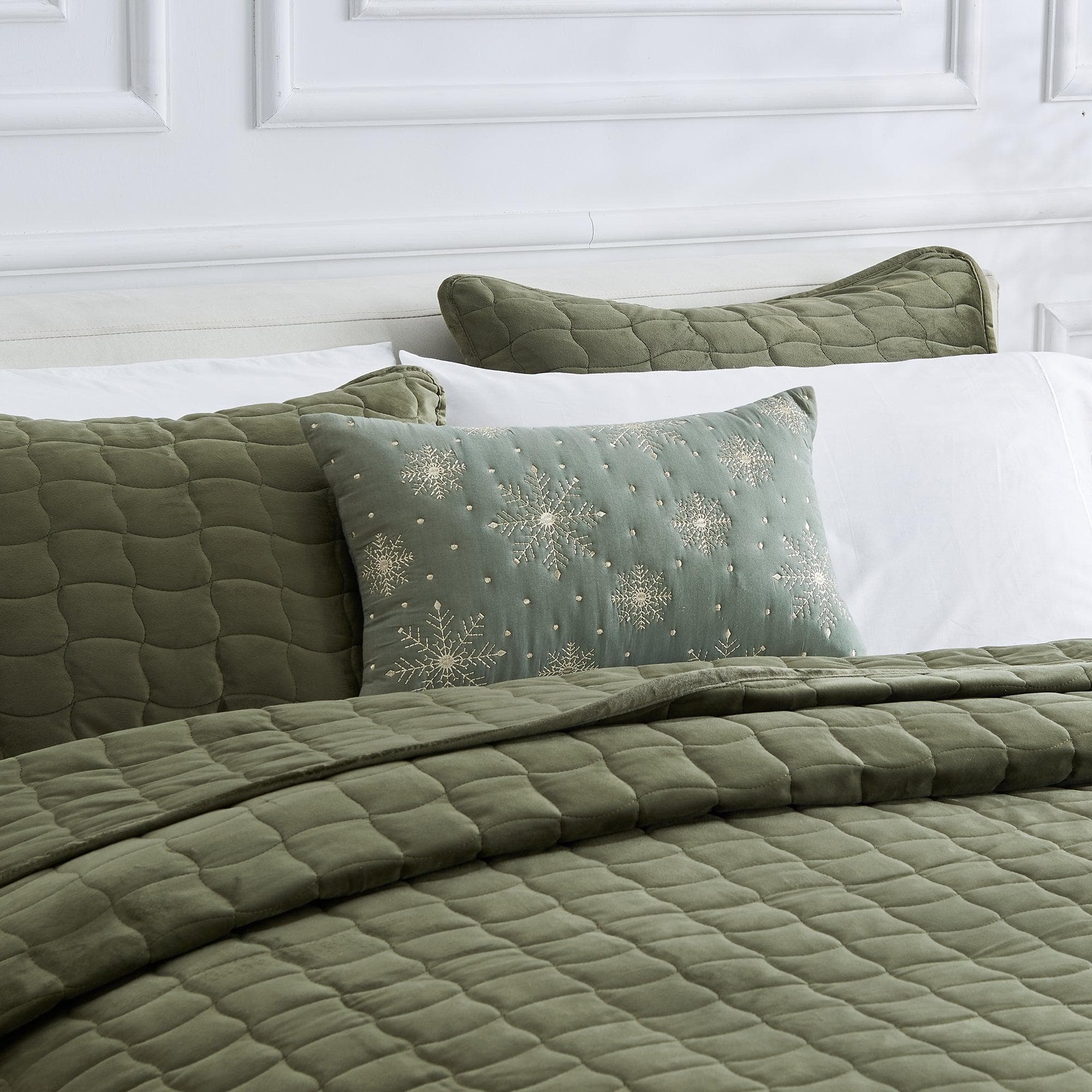 Holiday Throw Pillow - Jubilee Collection -  90% Cotton Cover