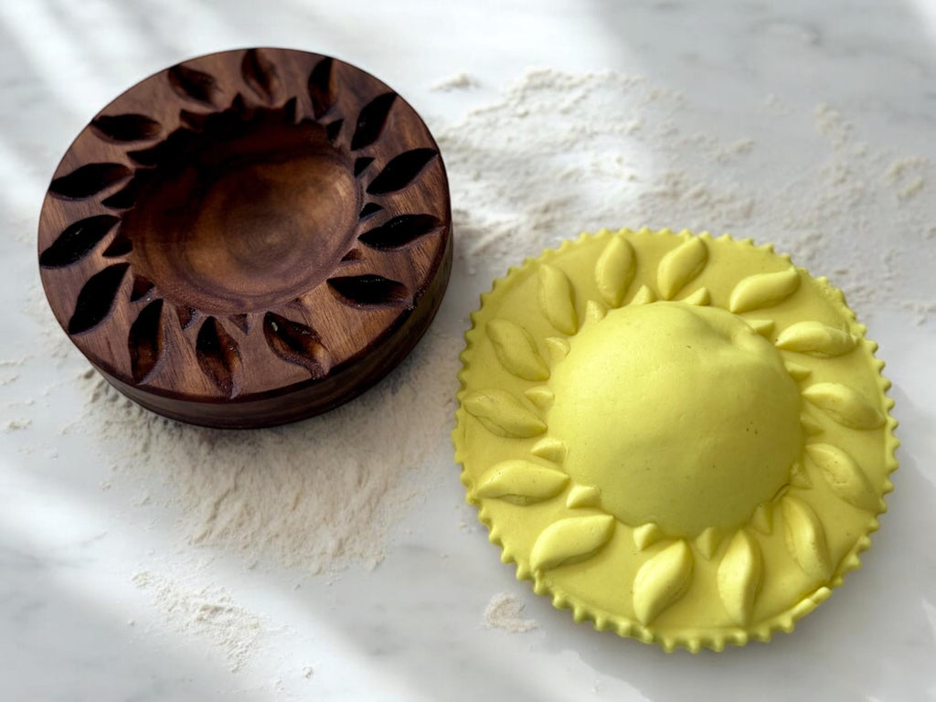 Artisan Ravioli Mold – Solid Wood, Detailed Design