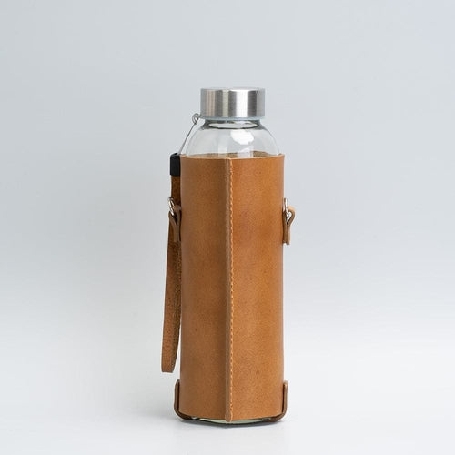 Leather water bottle holder with strap and glass bottle - The Peony Haus