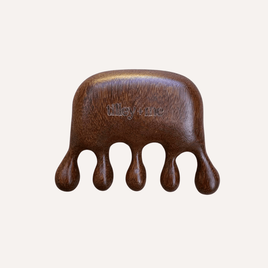 Sandalwood Pet Massage Tool – Relieves Shedding & Boosts Circulation