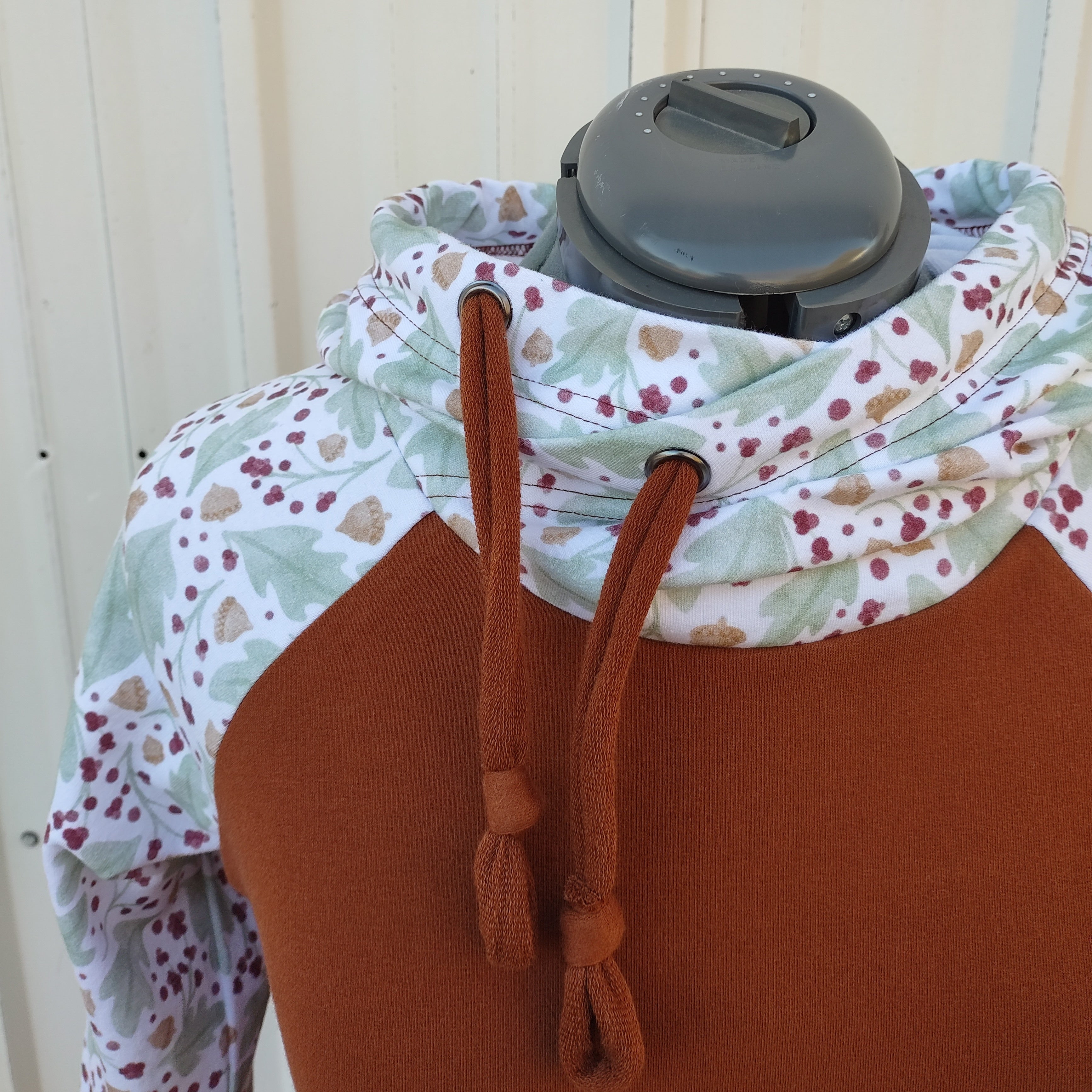 Women's Rust Acorn Floral Hoodie - 95% Cotton