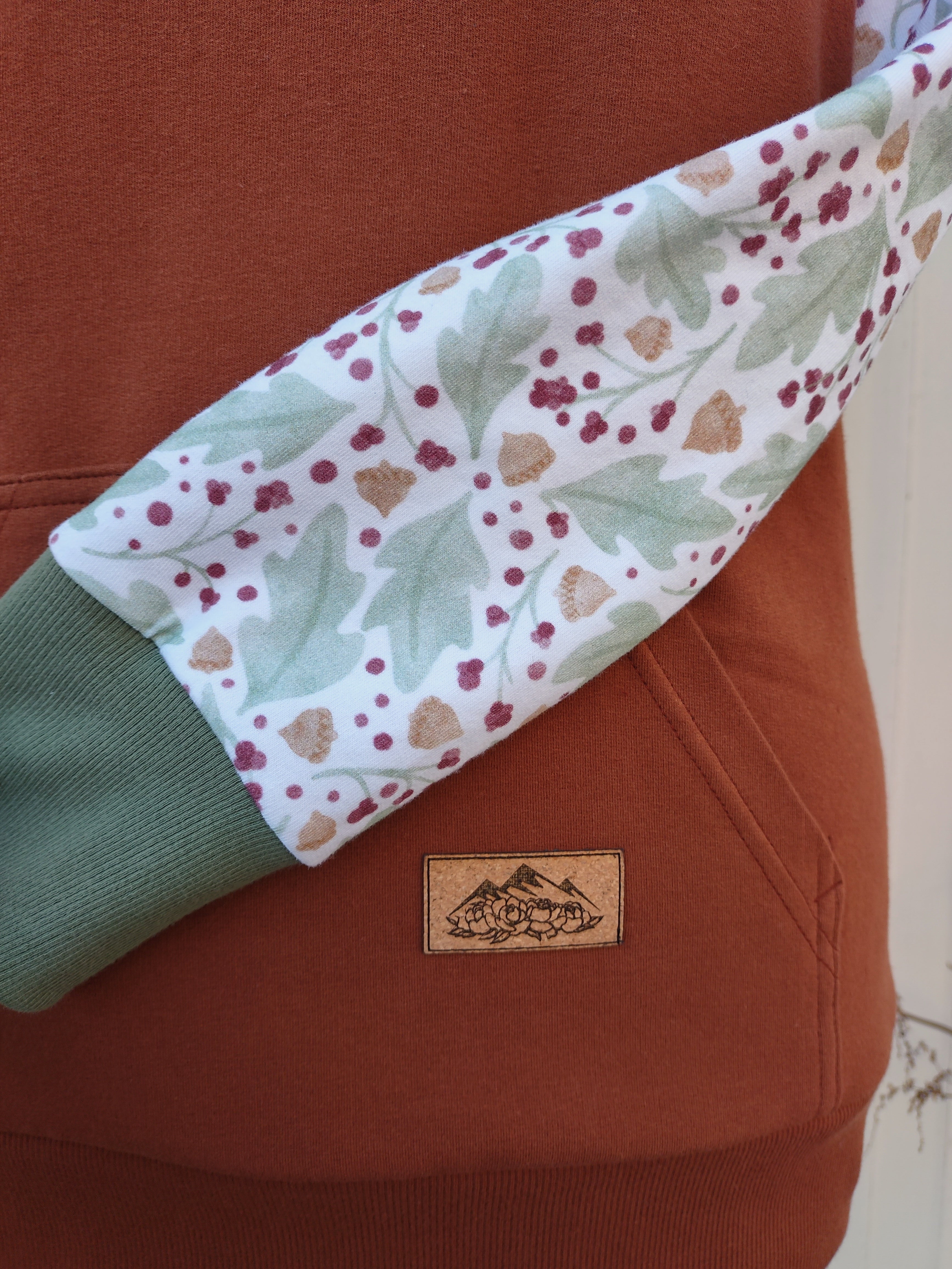 Women's Rust Acorn Floral Hoodie - 95% Cotton