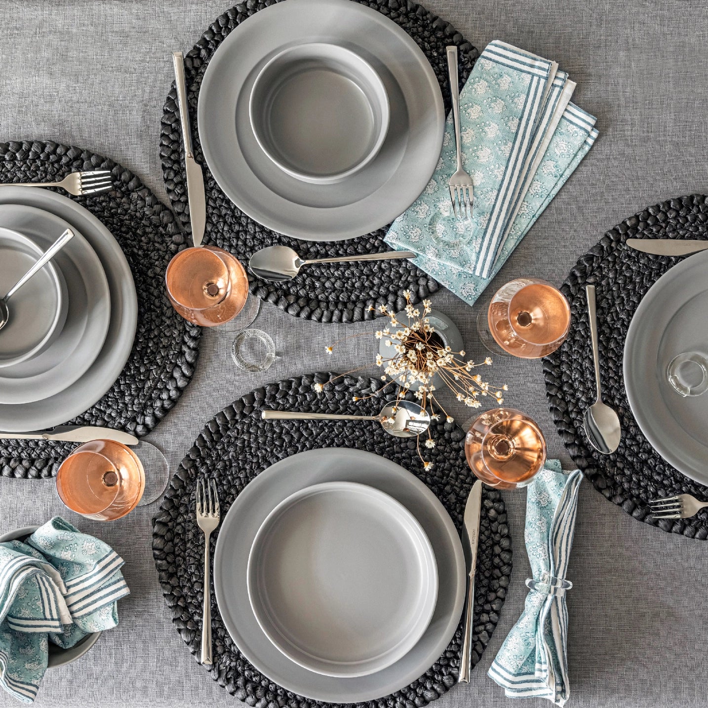 Over&back Natural Round Woven Placemats